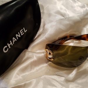 Chanel tortoise shell sunglasses